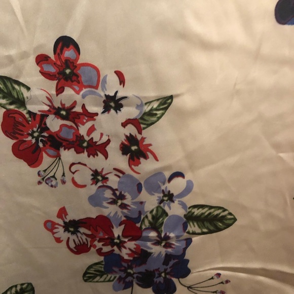 Violet + Claire Silky Polyester Kimono Jacket - 660 $30 or $25 w/offer - Picture 5 of 5